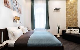 Comfy New Apartment At Castle