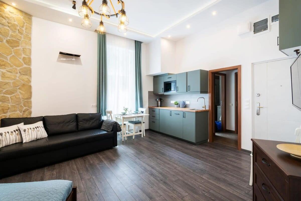Comfy New Apartment At Castle Budapest Esterno foto